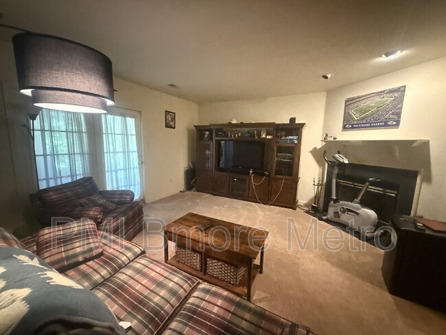 Building Photo - 906 Hidden Moss Dr