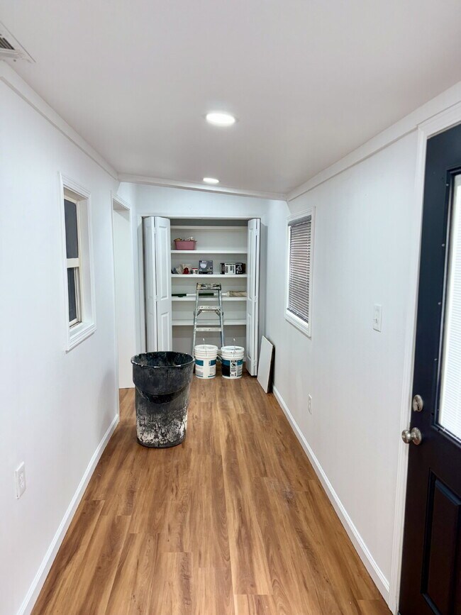 Building Photo - Unbeatable Location: Modern Living Steps f...