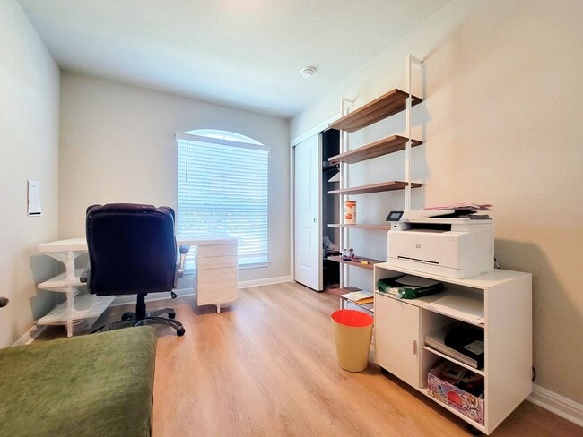 Building Photo - Spacious 4-Bedroom, 2-Bathroom Single Family Home in Austin!