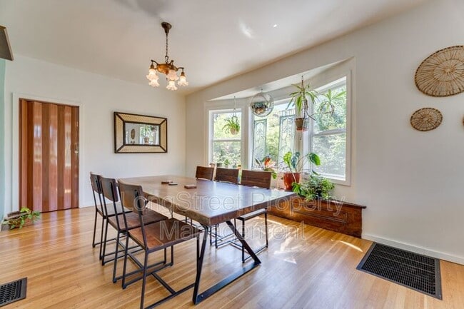 Building Photo - 5236 NE 18th Ave