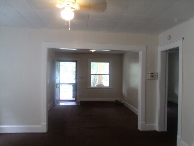 Building Photo - 1909 Treadway Ave