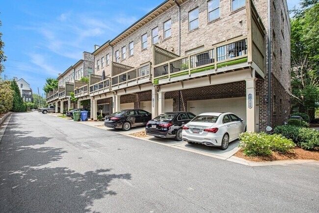 Building Photo - 1216 Virginia Ct