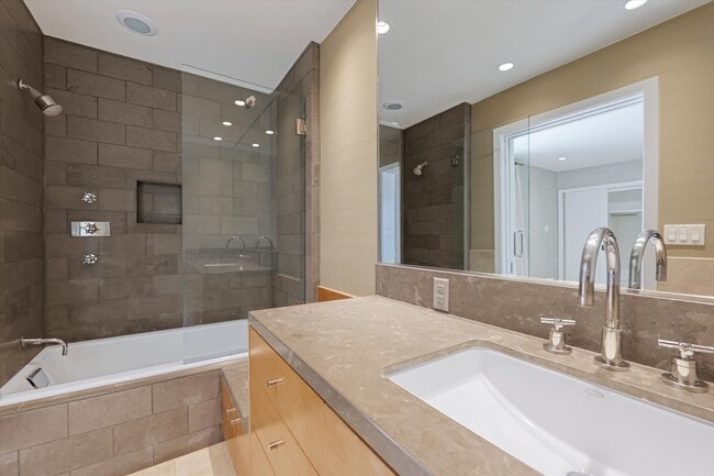 Building Photo - 6789 Shearwater Ln