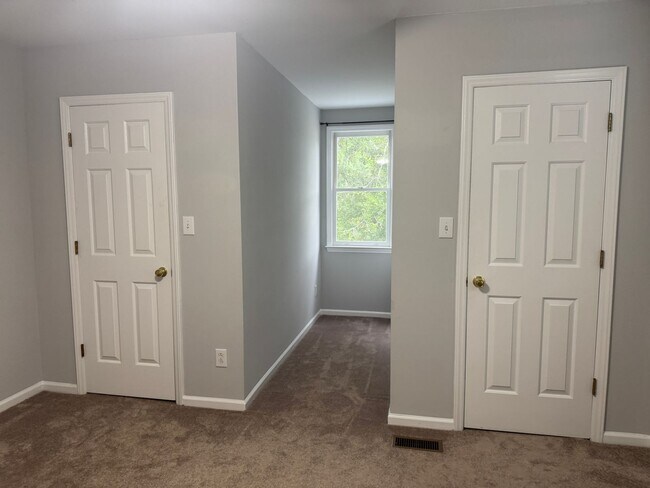 Building Photo - Beautiful home near downtown New Bern
