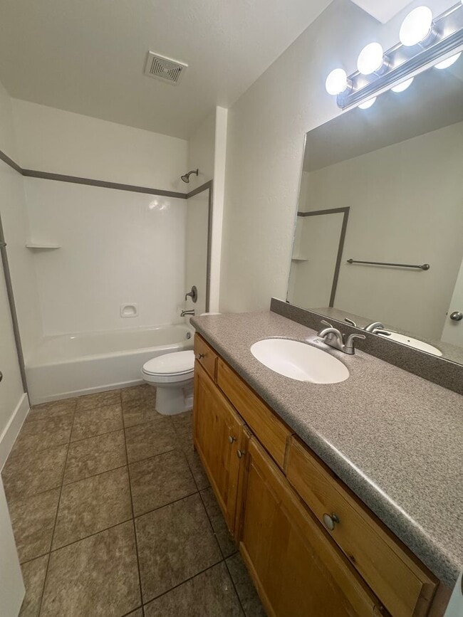 Building Photo - Amazing ground level condo for rent in Payson!