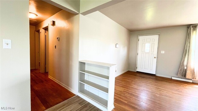 Building Photo - 6036 Tam O Shanter Dr