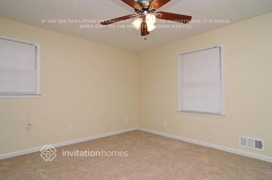 Building Photo - 2668 Earl Dr