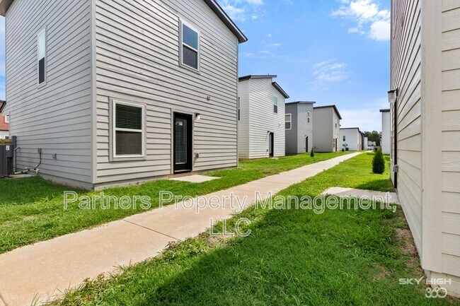 Building Photo - 940 Illinois Ave