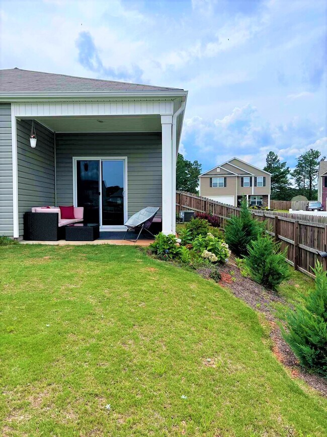 Building Photo - 110 Rogers Knoll Ln