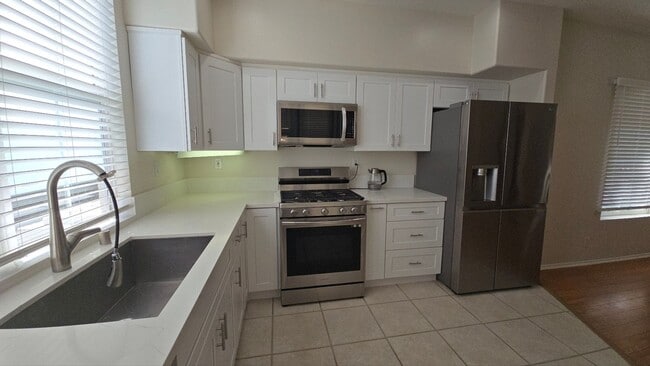 Building Photo - 308 Terra Bella
