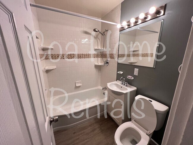 Building Photo - North East Side Home