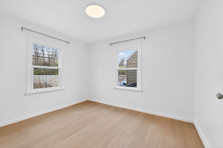 Building Photo - 849 Lyman Ave