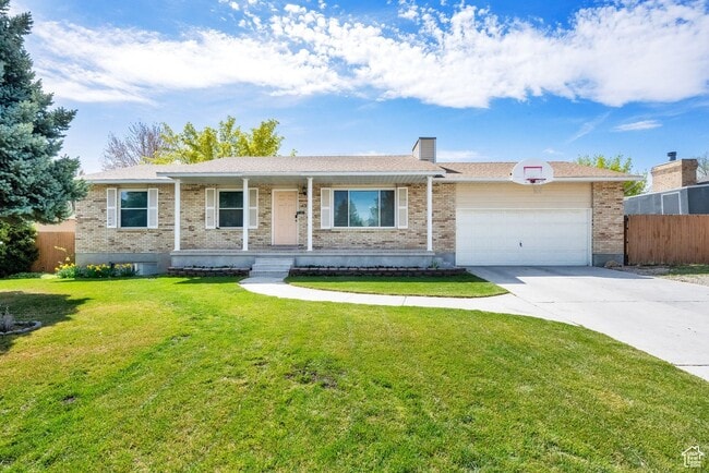 Building Photo - Lovely Rambler in Peaceful SoJo Neighborhood