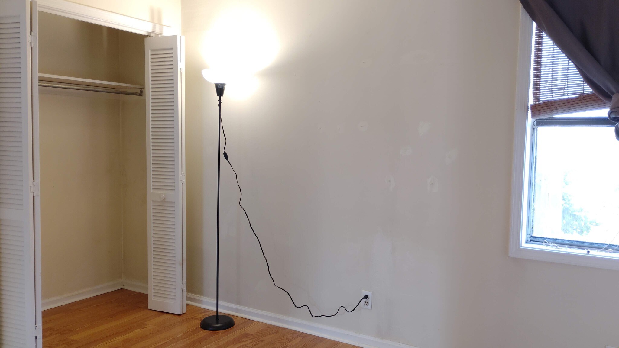 Building Photo - 502 Oak Circle Dr