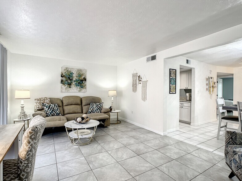 Building Photo - 3735 42nd Way S