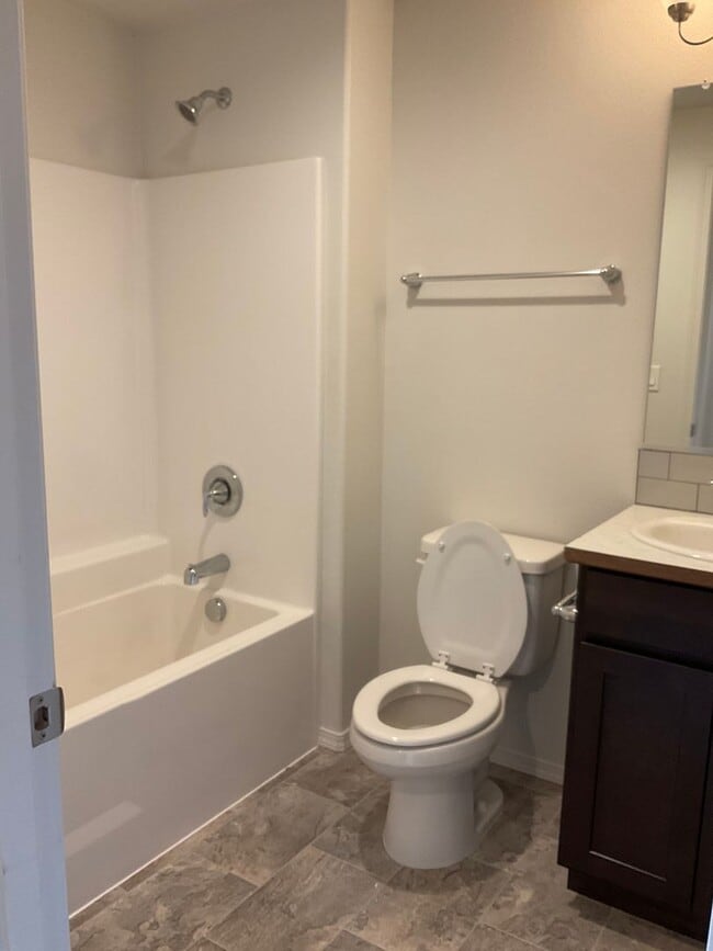 Building Photo - 627 Koontz Rd