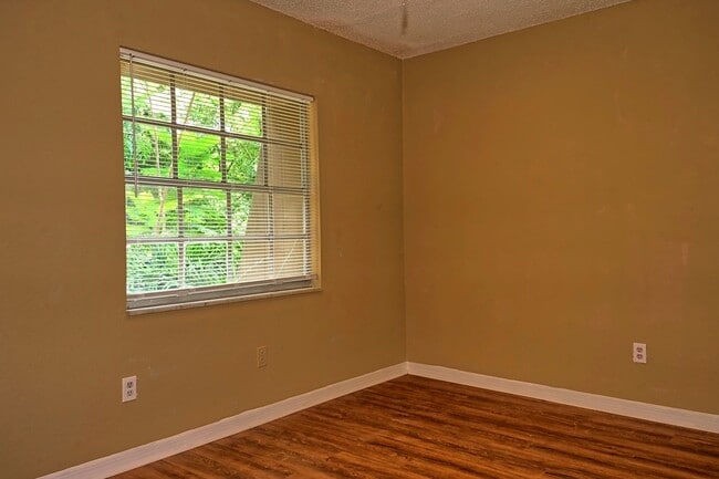 Building Photo - Spacious 2/2 Maitland Townhome with large ...