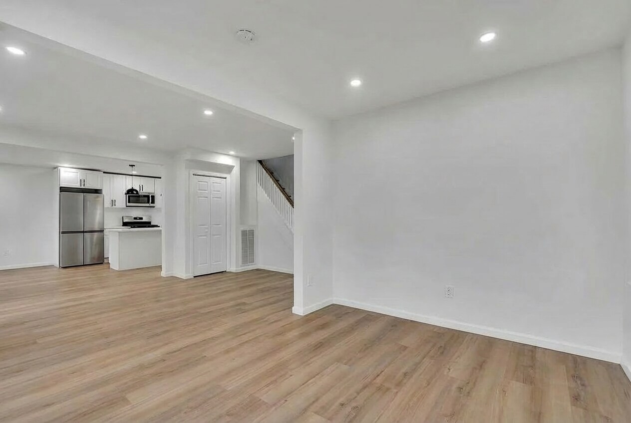 Building Photo - 315 Park Ave