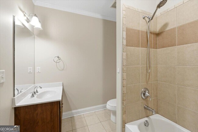 Building Photo - 728 Markhams Dr