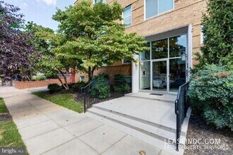 Building Photo - 420 16th St SE