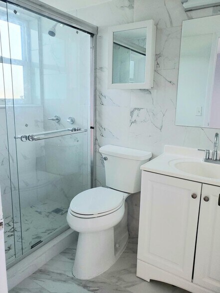 Building Photo - 201 Coppitt Rd