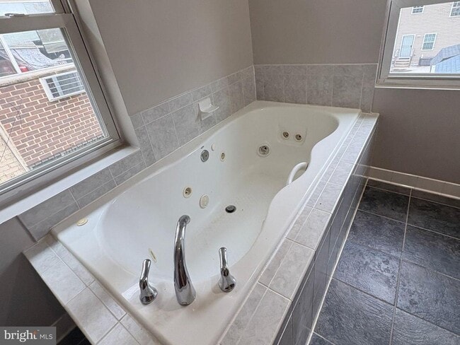 Building Photo - 5126 Call Pl SE