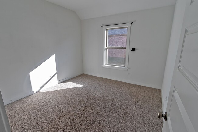 Building Photo - Available June 1, 2025
