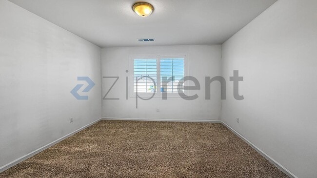 Building Photo - Unit