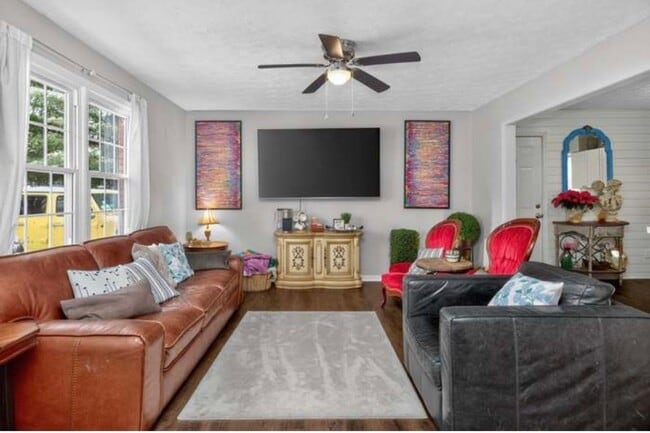 Building Photo - Charming 3BR House in Frankfort