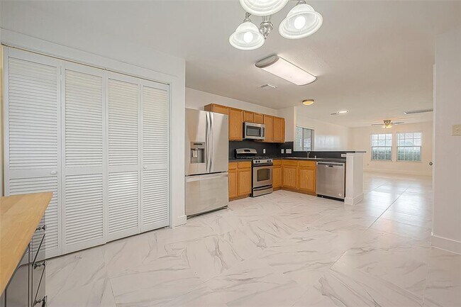 Building Photo - 20939 Young Meadows Way