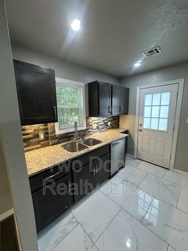 Building Photo - 2517 NW 38th St
