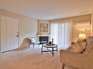 Building Photo - 2750 Somerset Park Cir