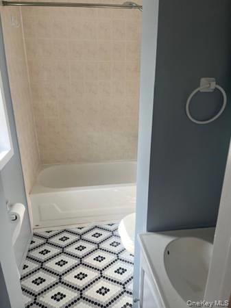 Building Photo - 42 Lincoln Ave