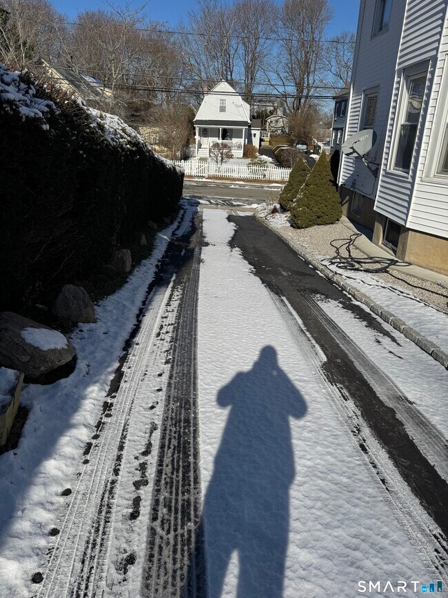 Building Photo - 46 Denison Ave