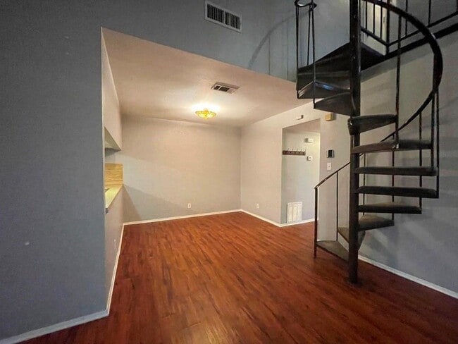 Building Photo - 1734 Timberwood Dr