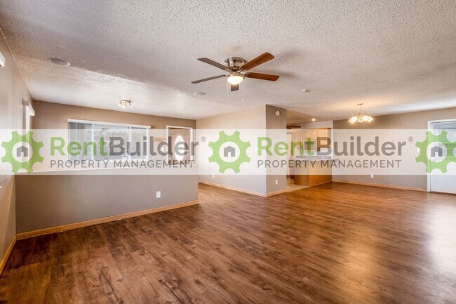 Building Photo - 14104 Turner Pl NE