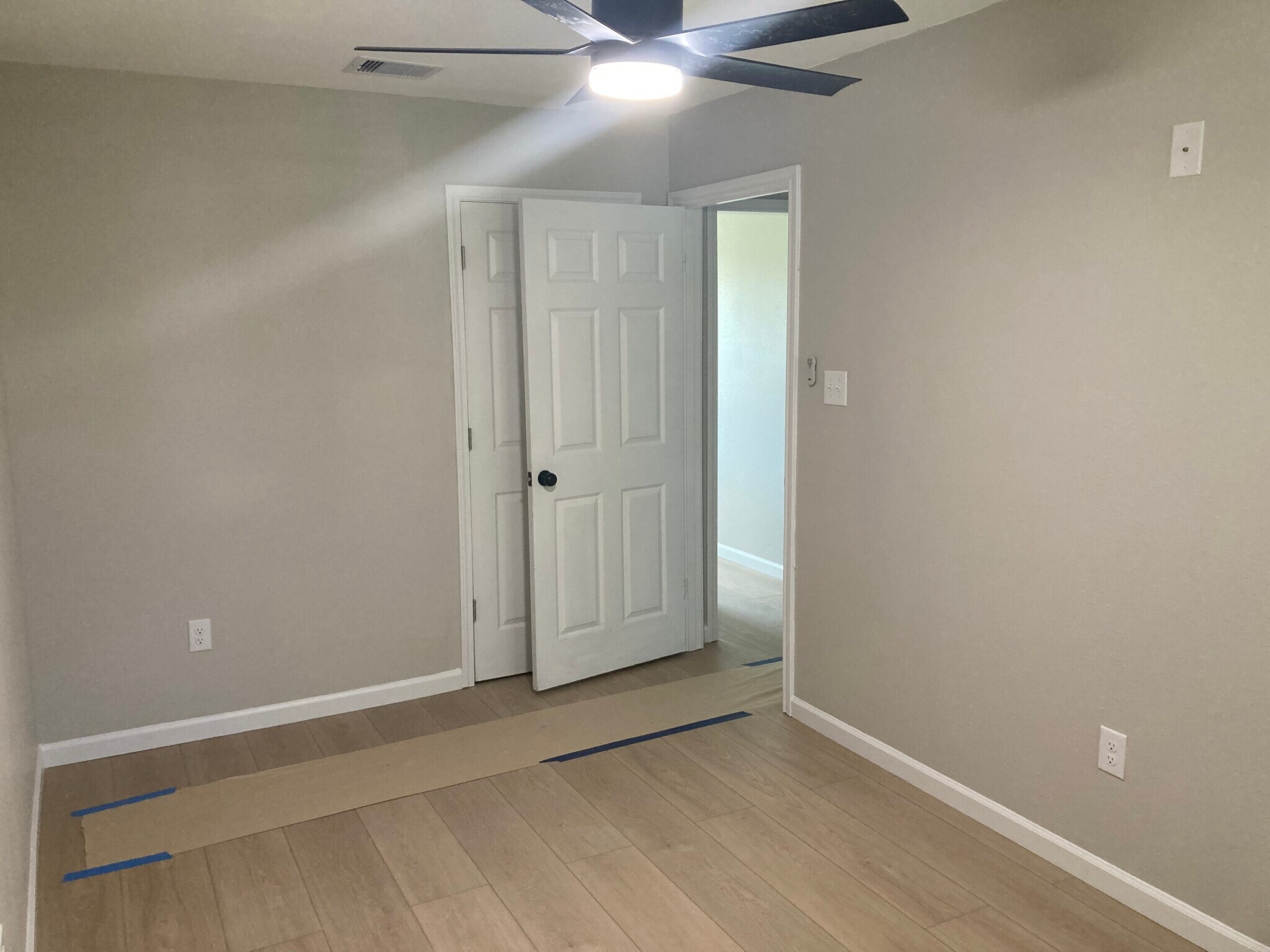 Building Photo - 2627 32nd Ave N