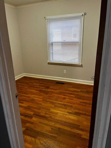 Building Photo - 2117 Madison St