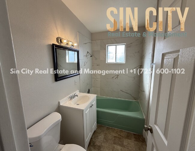 Building Photo - Discover Urban Comfort: Spacious Second Floor 1-Bedroom Oasis at Lyn Capri