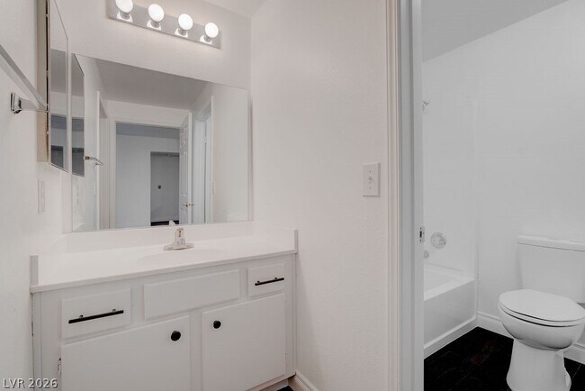 Building Photo - 231 W Horizon Ridge Pkwy