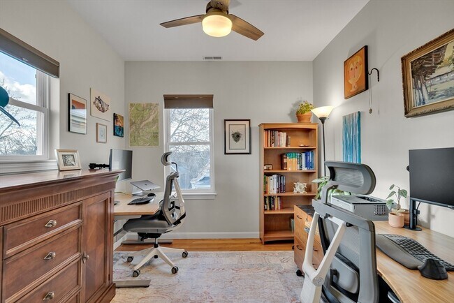 Building Photo - 104 Holland St