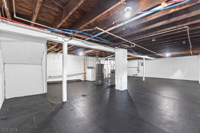 Building Photo - 29 Ligham St