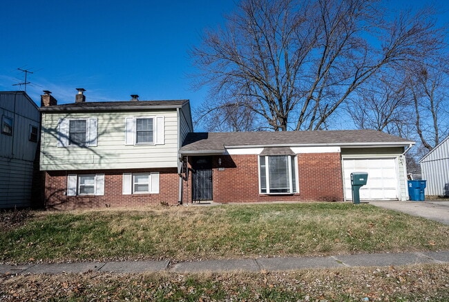 Primary Photo - "Charming 3-Bed, 2-Bath Gem on E 35th St w...