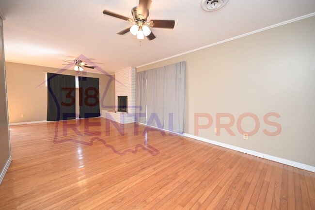 Building Photo - 1707 Lind Dr