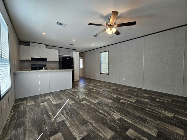 Building Photo - 1053 Myakka Dr