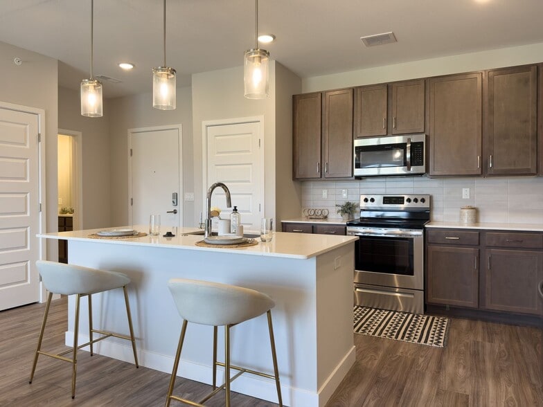 Interior Photo - The Landing at Legends