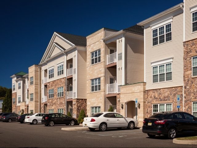 TEN SAMPSON - Saddle Brook, NJ | Apartment Finder