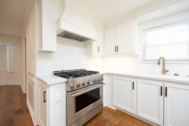 Building Photo - 5415 3 Oaks Cir