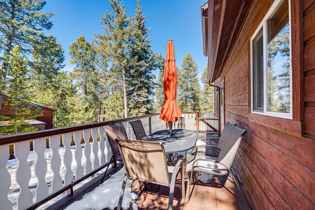 Building Photo - 320 E Gunnison Ave