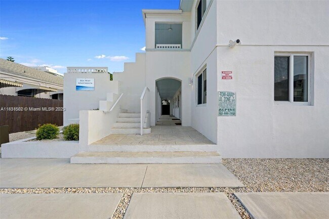 Building Photo - 550 NE 82nd Terrace